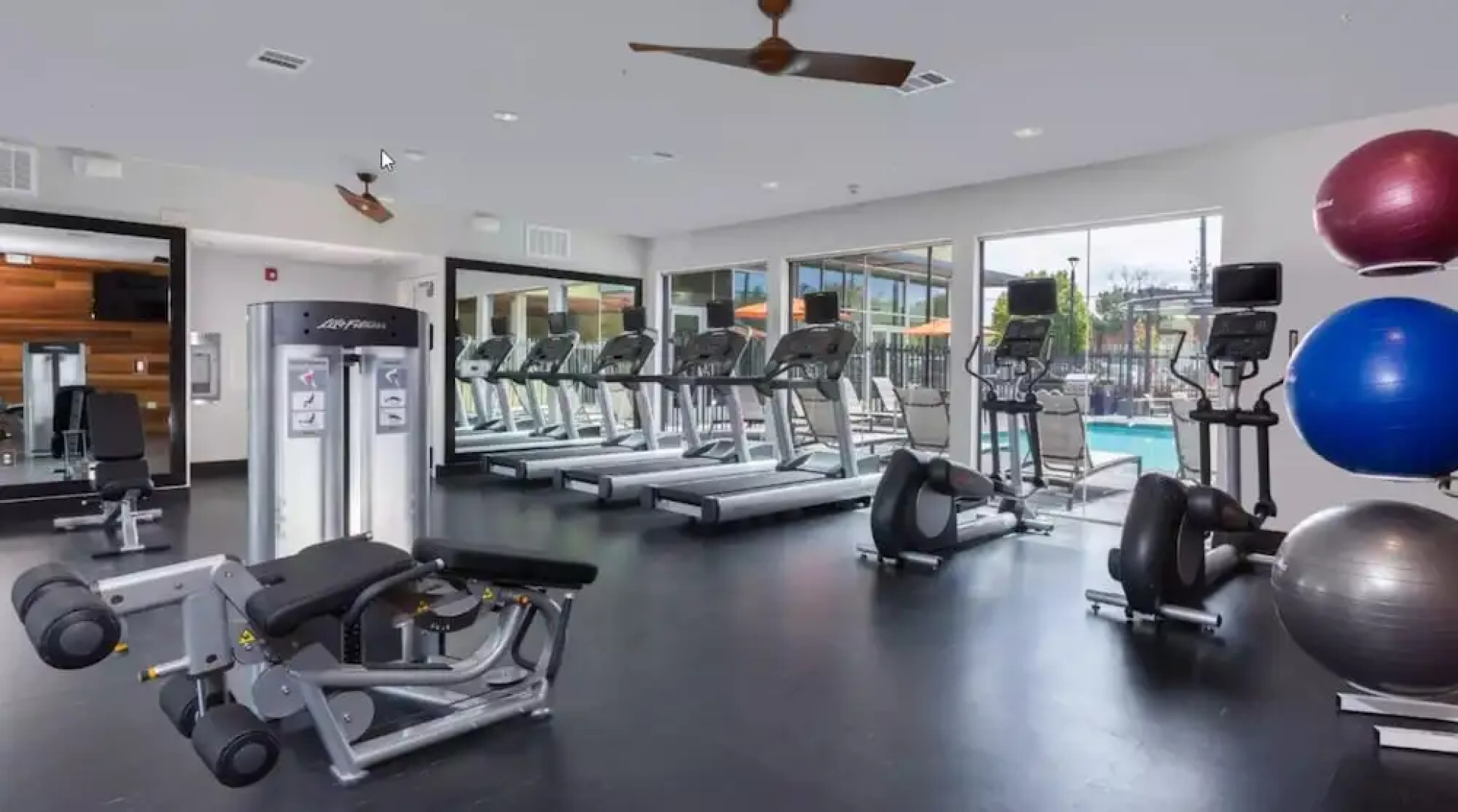 Global Luxury Suites in Emeryville