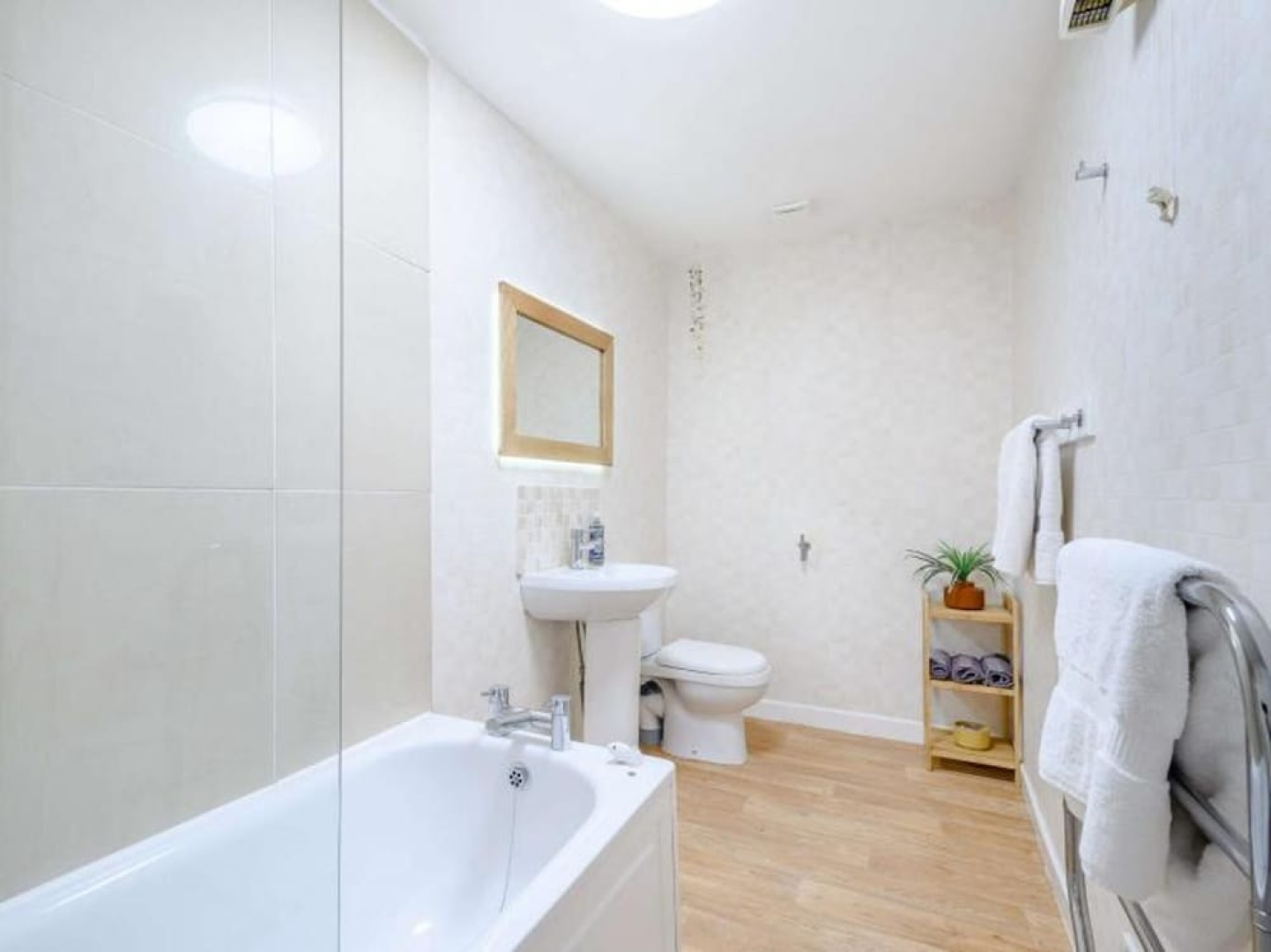 Coastal Farm Cottage With Epic Views