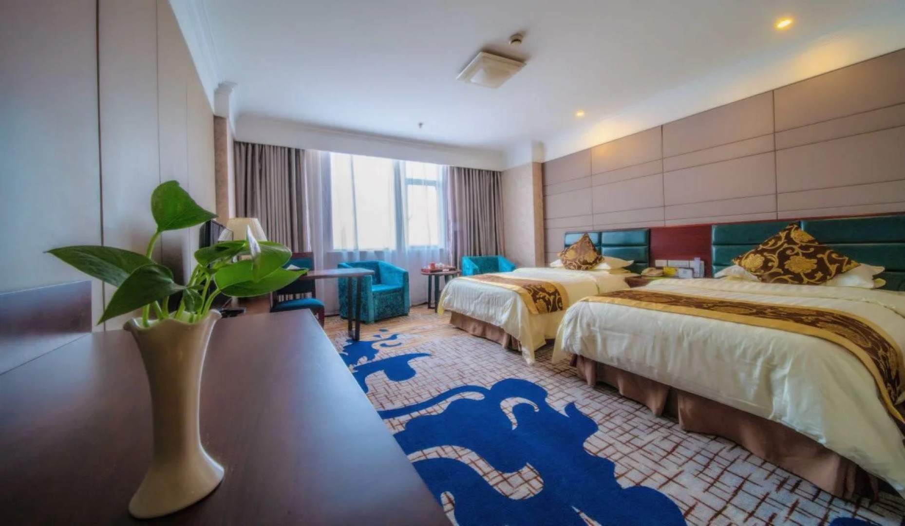 Peace International Hotel