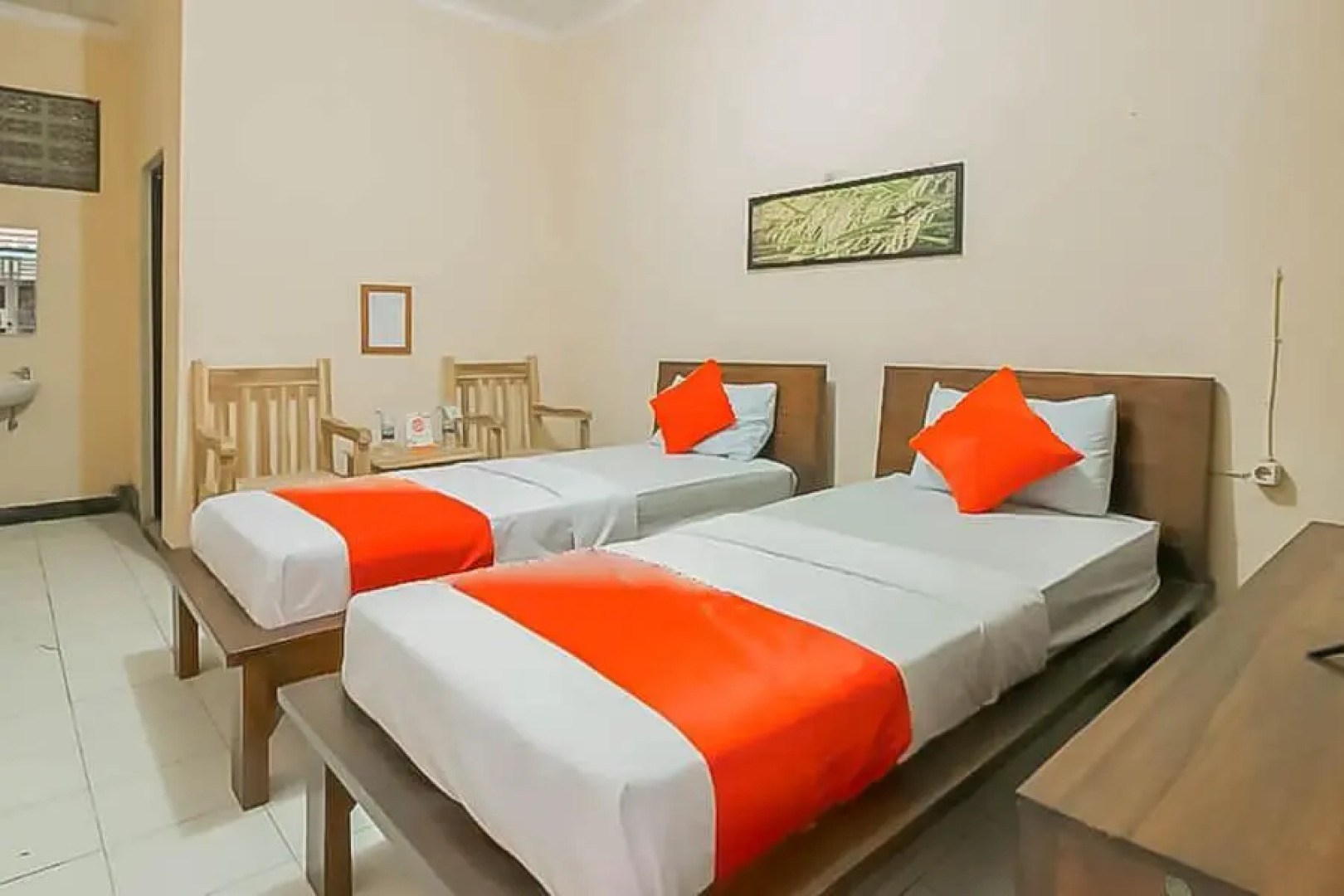 RedDoorz @ Pantai Pelabuhan Ratu 2