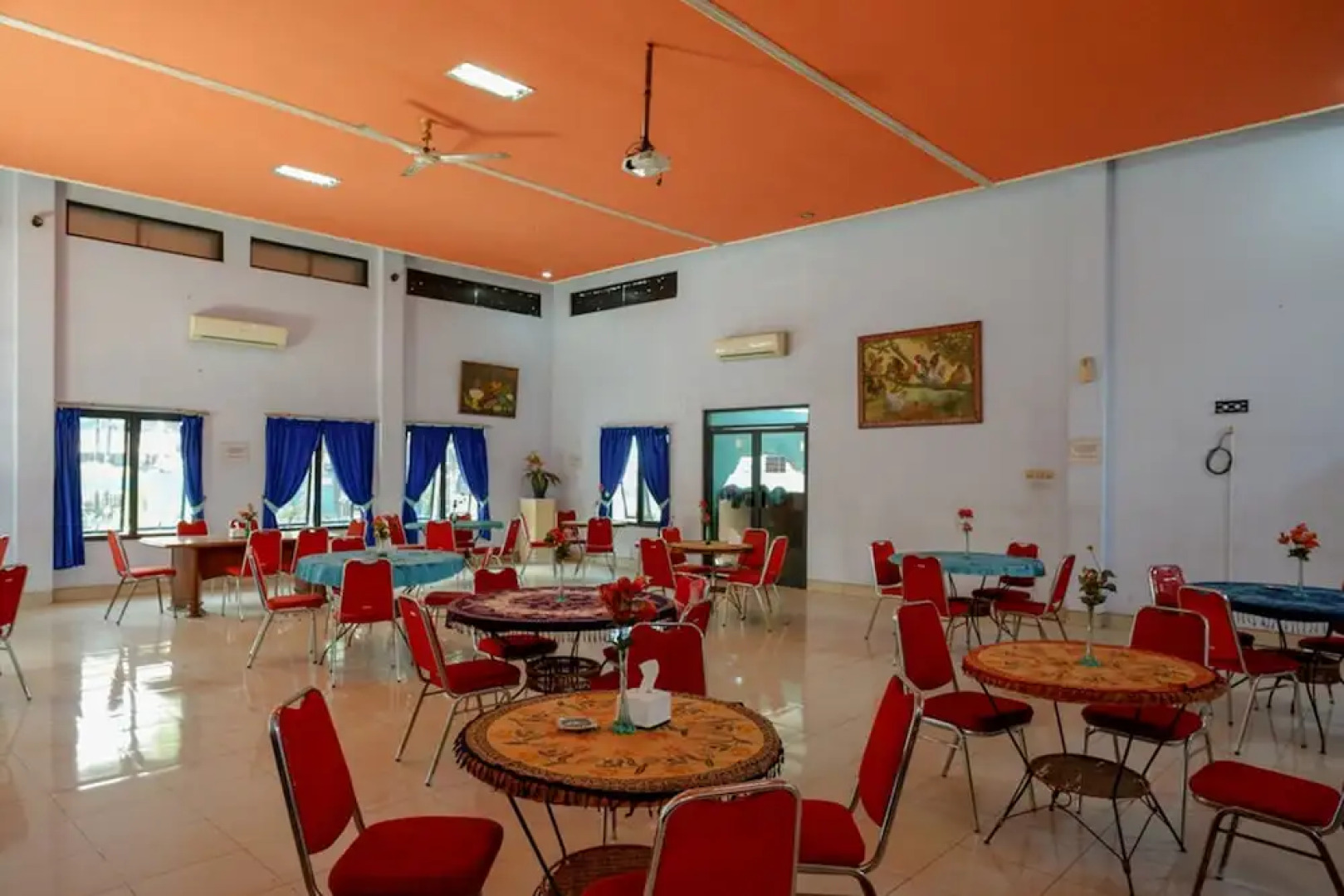 Hotel Indonesia Pekalongan by RedDoorz