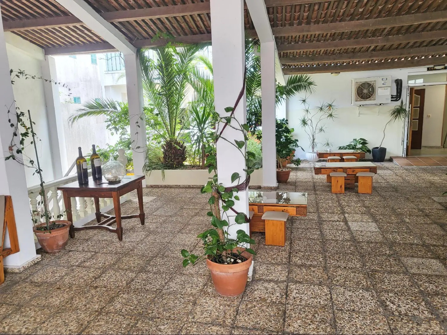 Nuevo Villa Juanita Hotel