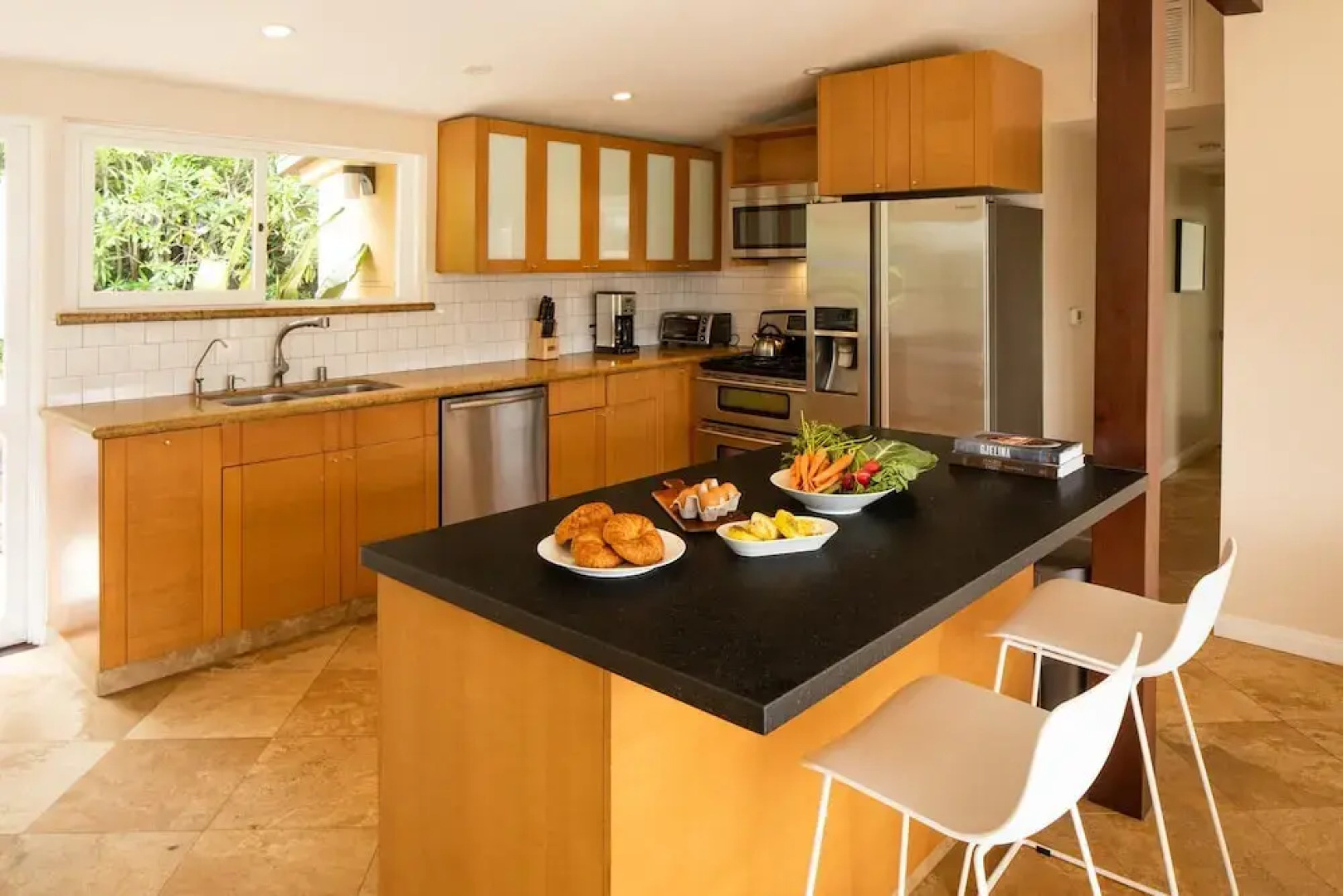 Piedra by AvantStay | Malibu Oasis w/ Patio & Spa