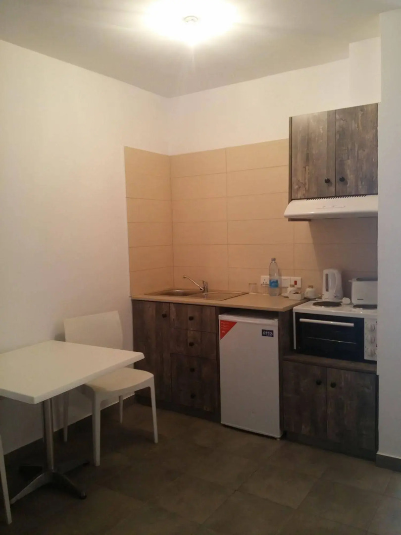 Sea Cleo Napa Hotel & Annex