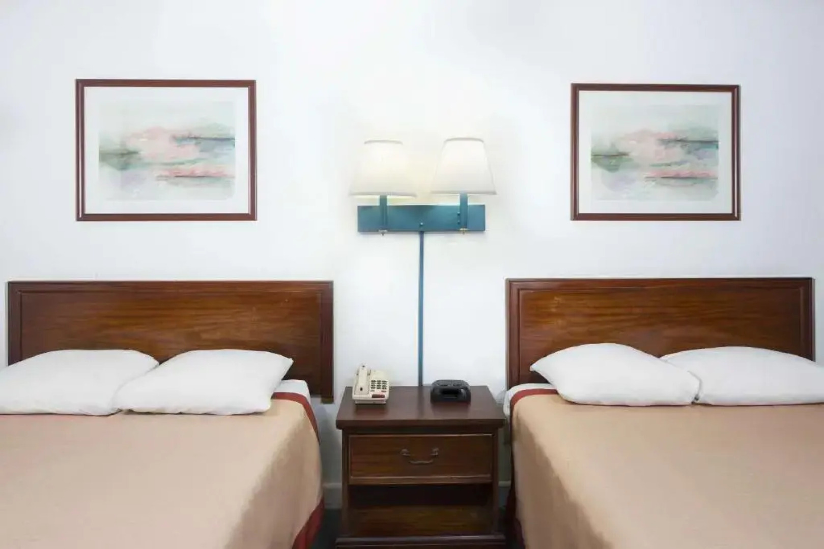 Super 8 Taylorville IL