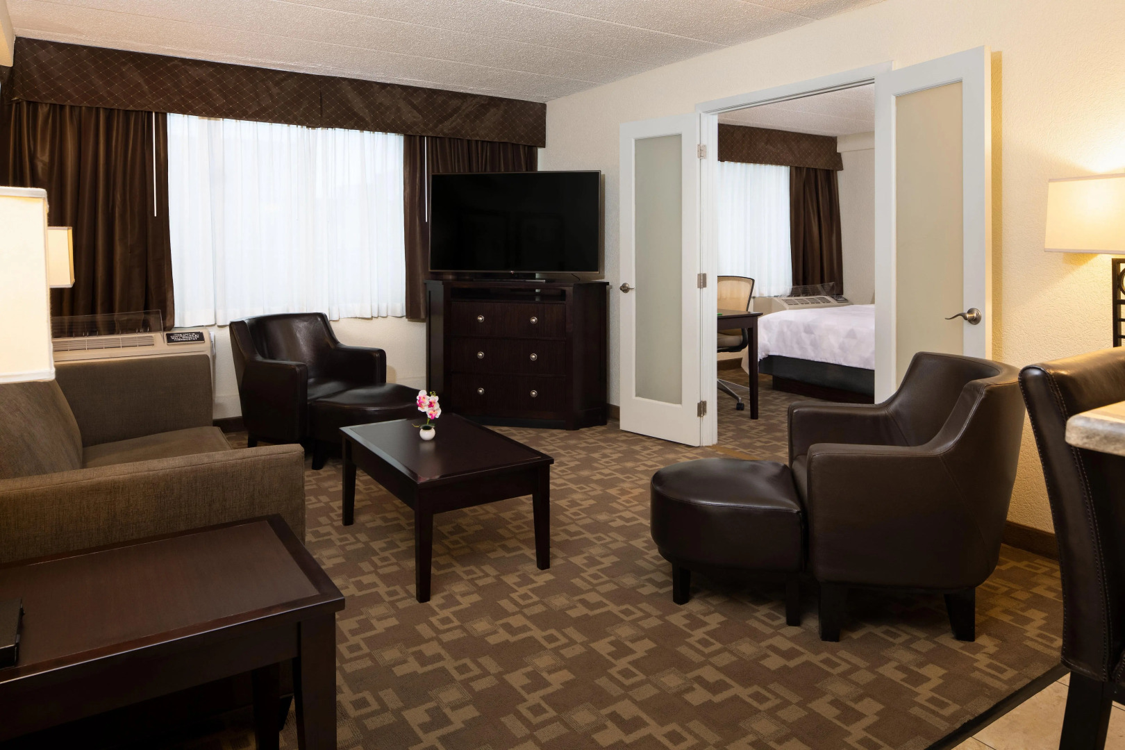 Holiday Inn Hotel & Suites Charleston West by IHG