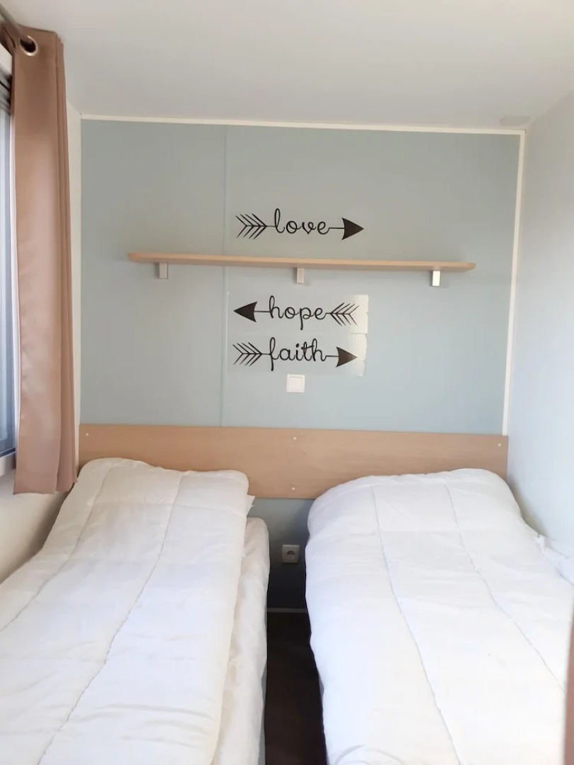 Property With 3 Bedrooms in Les Mathes, With Pool Access, Enclosed Gar