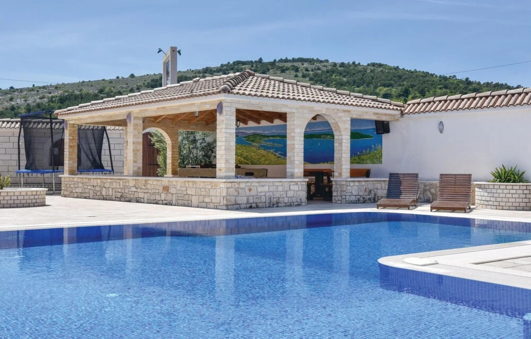 Awesome Home in Seget Gornji With Sauna, Wifi and 8 Bedrooms