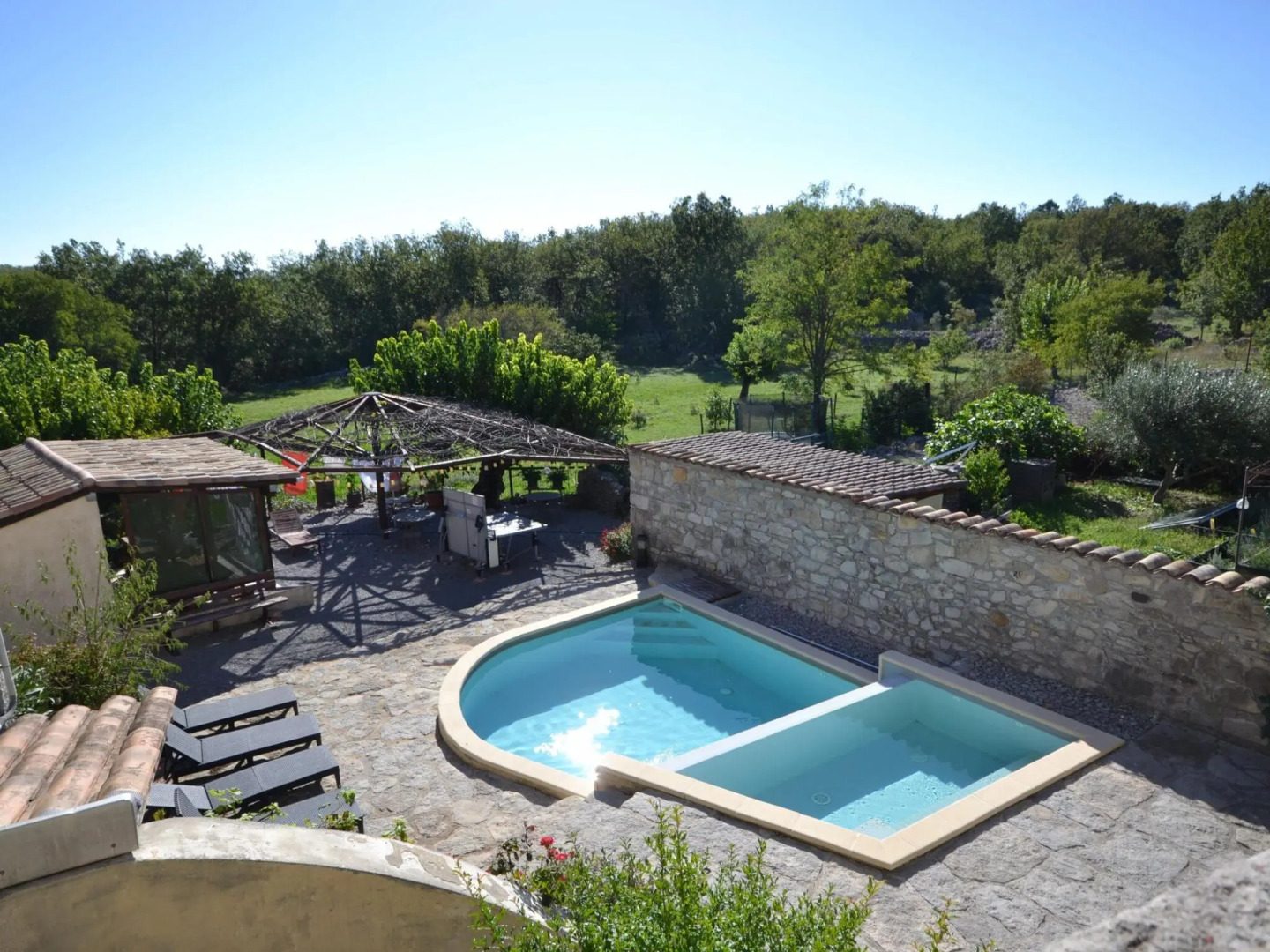 Amazing apartment in Lanas with large garden