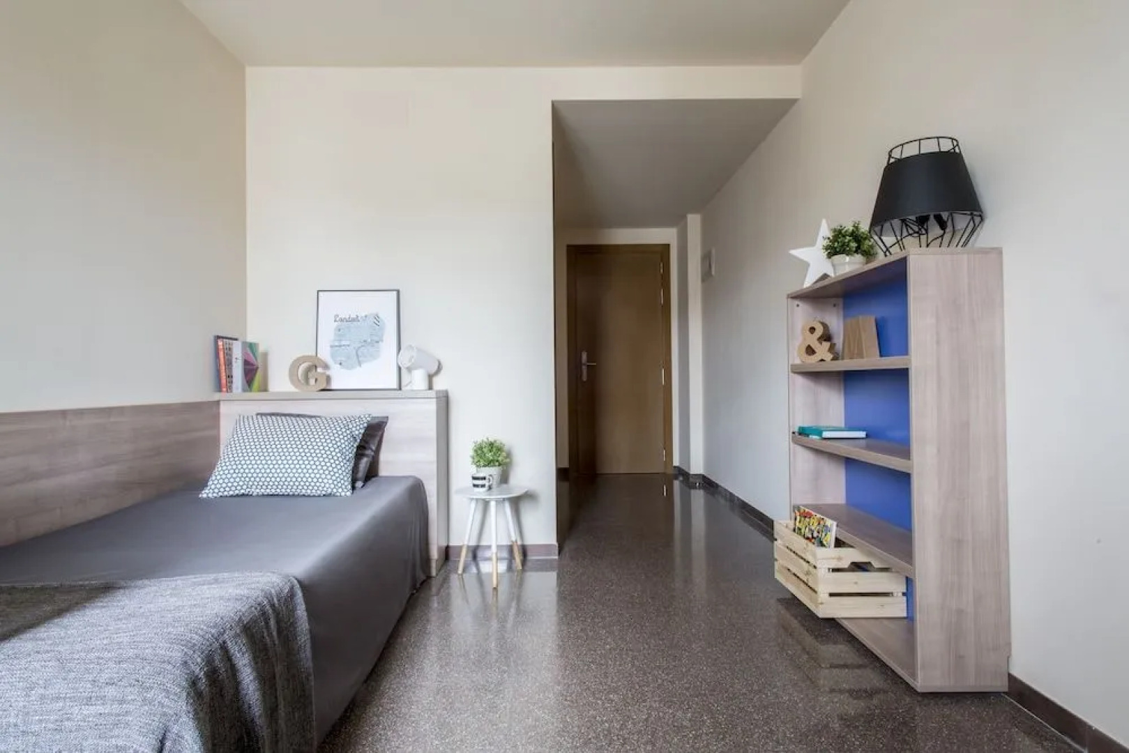 Colegio Mayor Resa Hernán Cortés - Centro Adscrito a REAJ