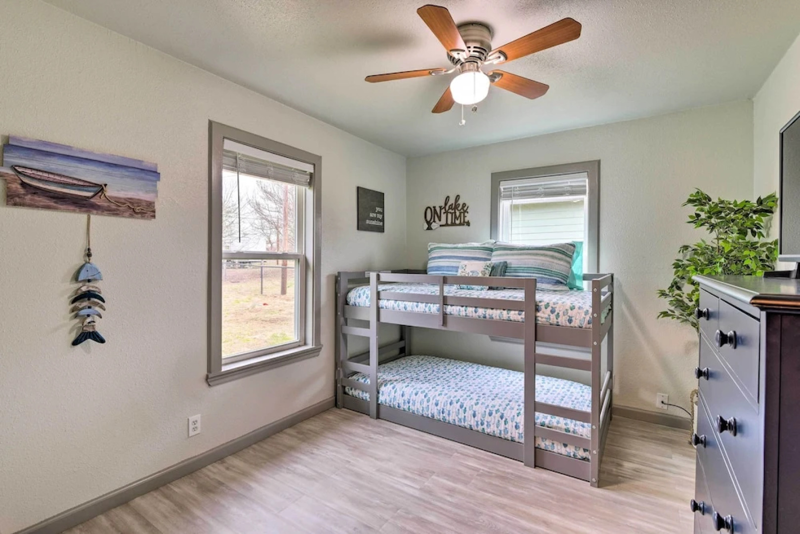 Lake Granbury Getaway ~ 1 Block to Waterfront