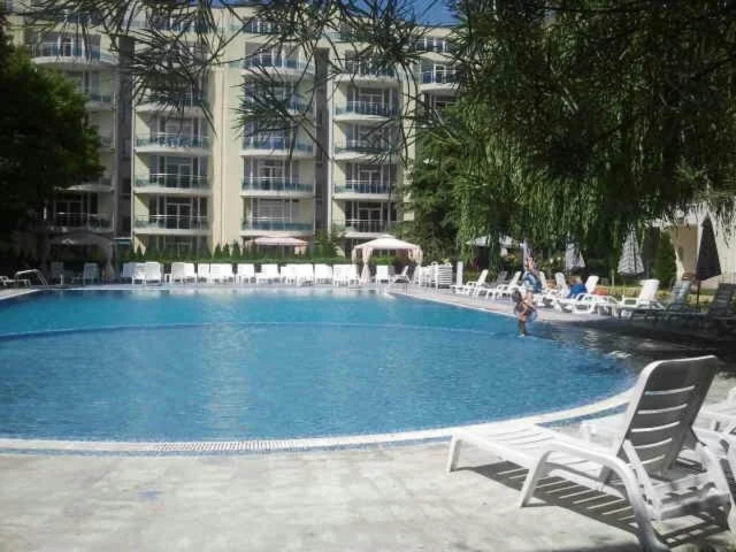 Oasis Laguna Apartments