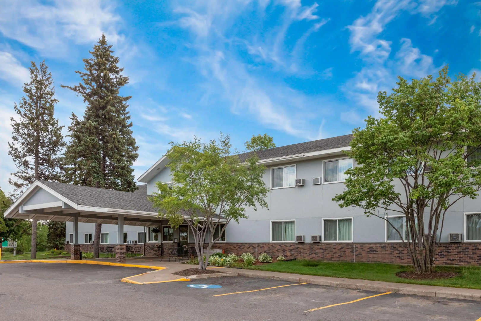 Super 8 by Wyndham Duluth