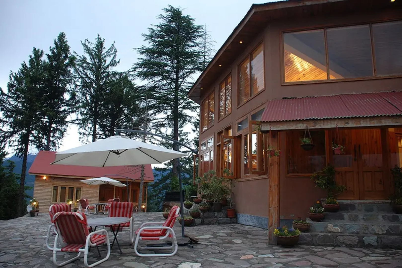 Pine Park Glade Resort Shogran