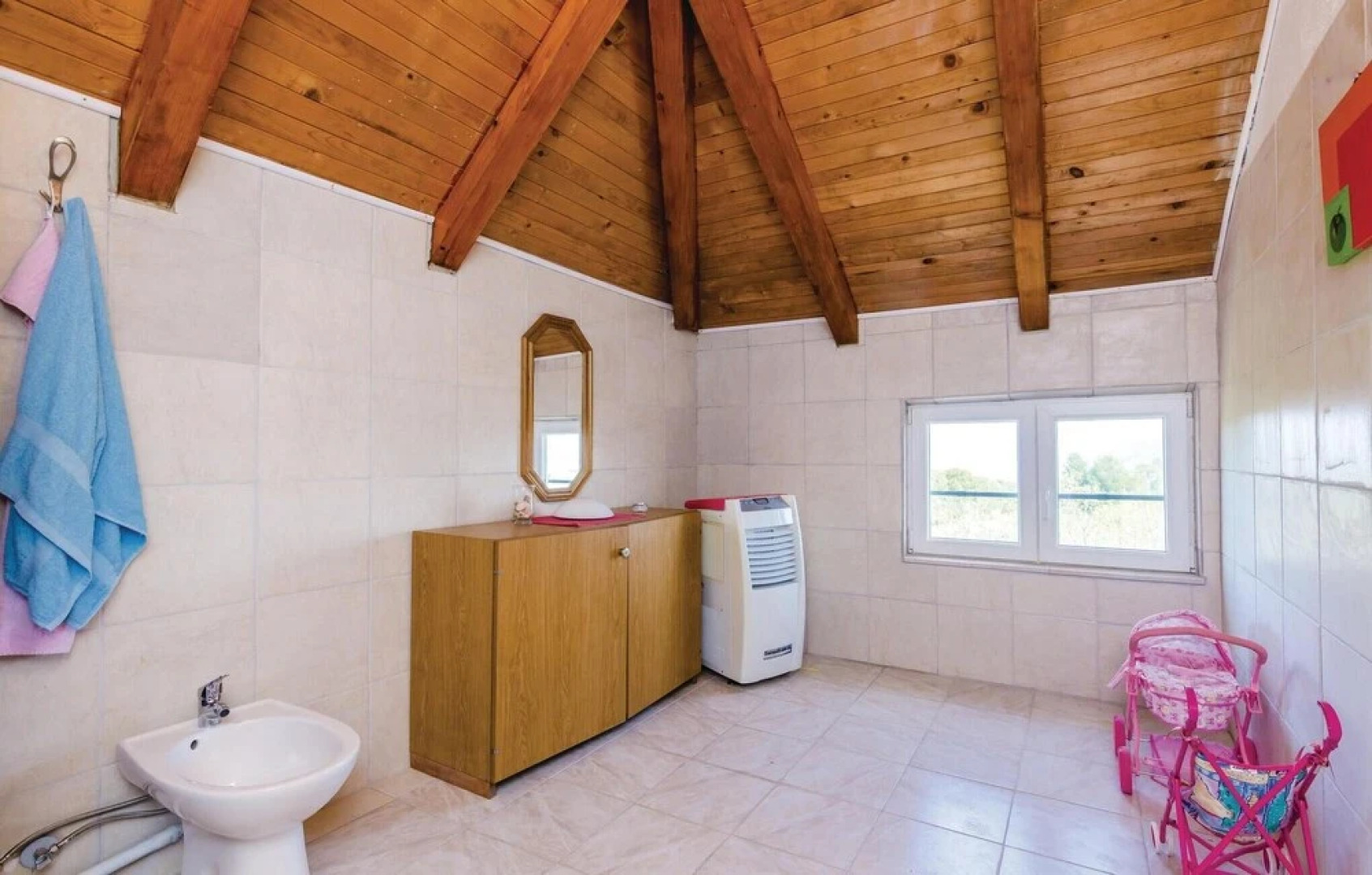 Nice Home in Sreser With Wifi and 2 Bedrooms