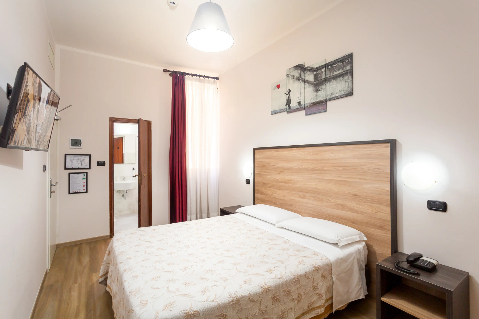 Flom Boutique Hotel