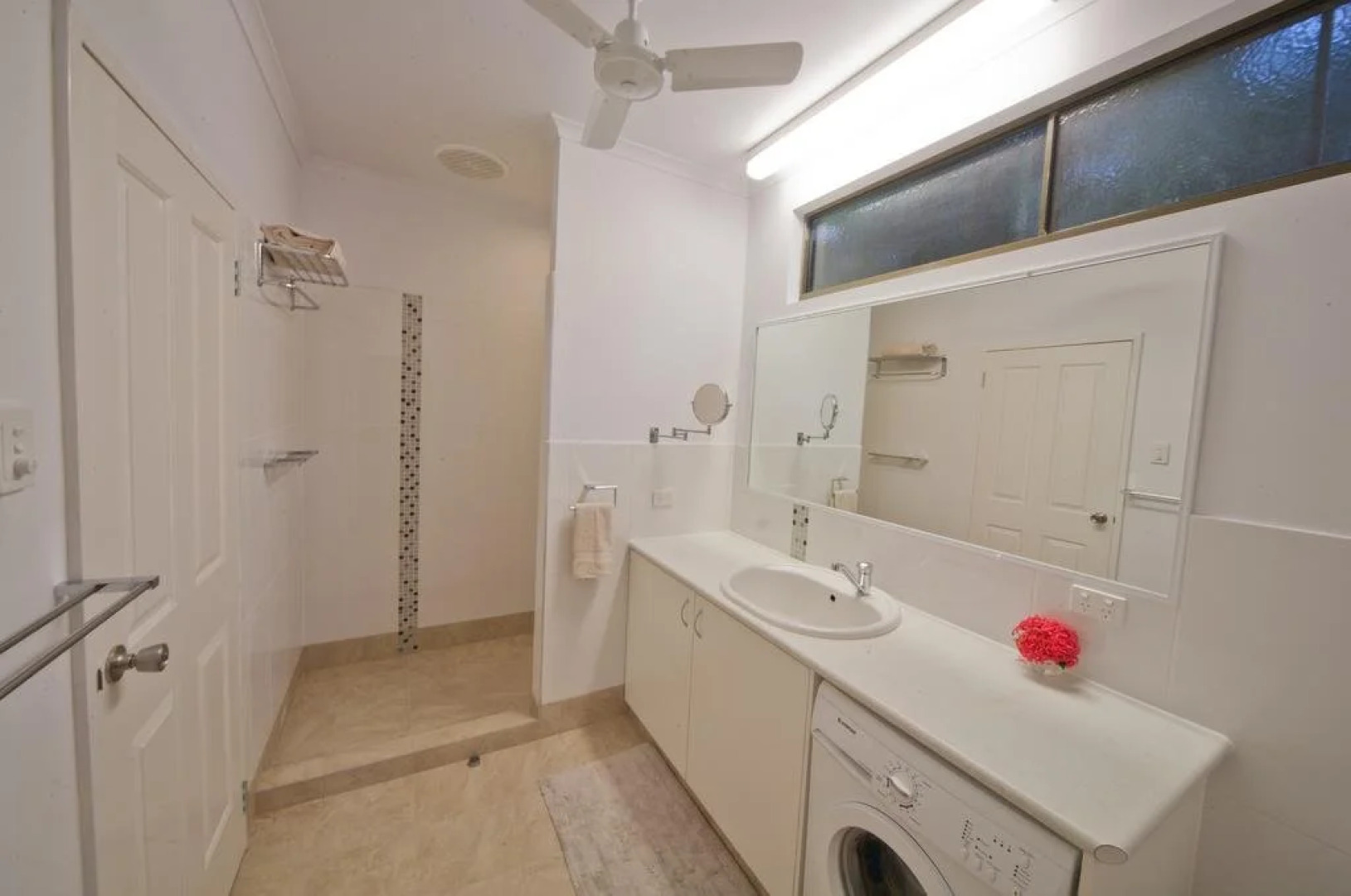 Bougainvillea Lodge Bed and Breakfast