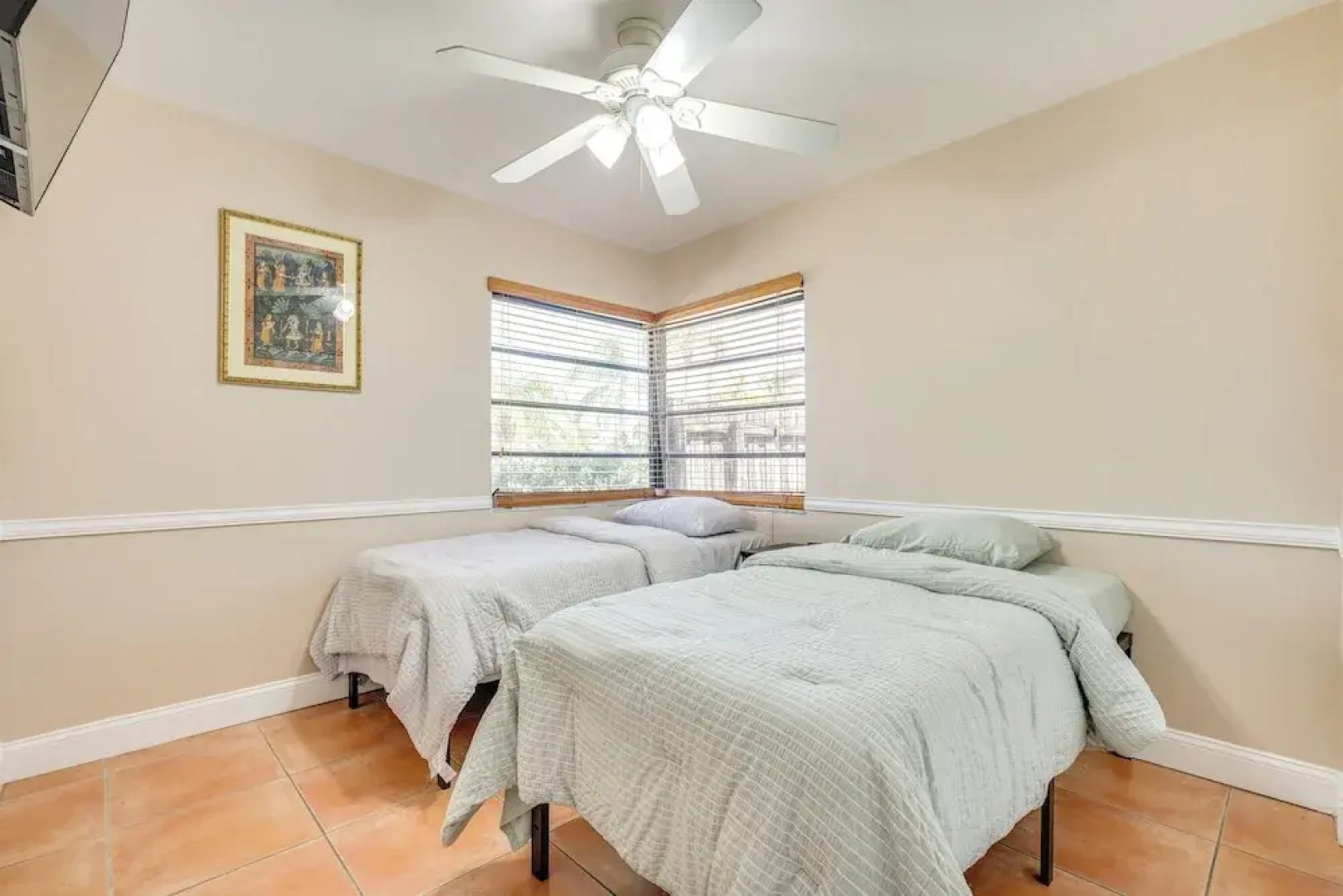 Pet-friendly Home w/ Yard ~ 3 Mi to Zoo Miami!