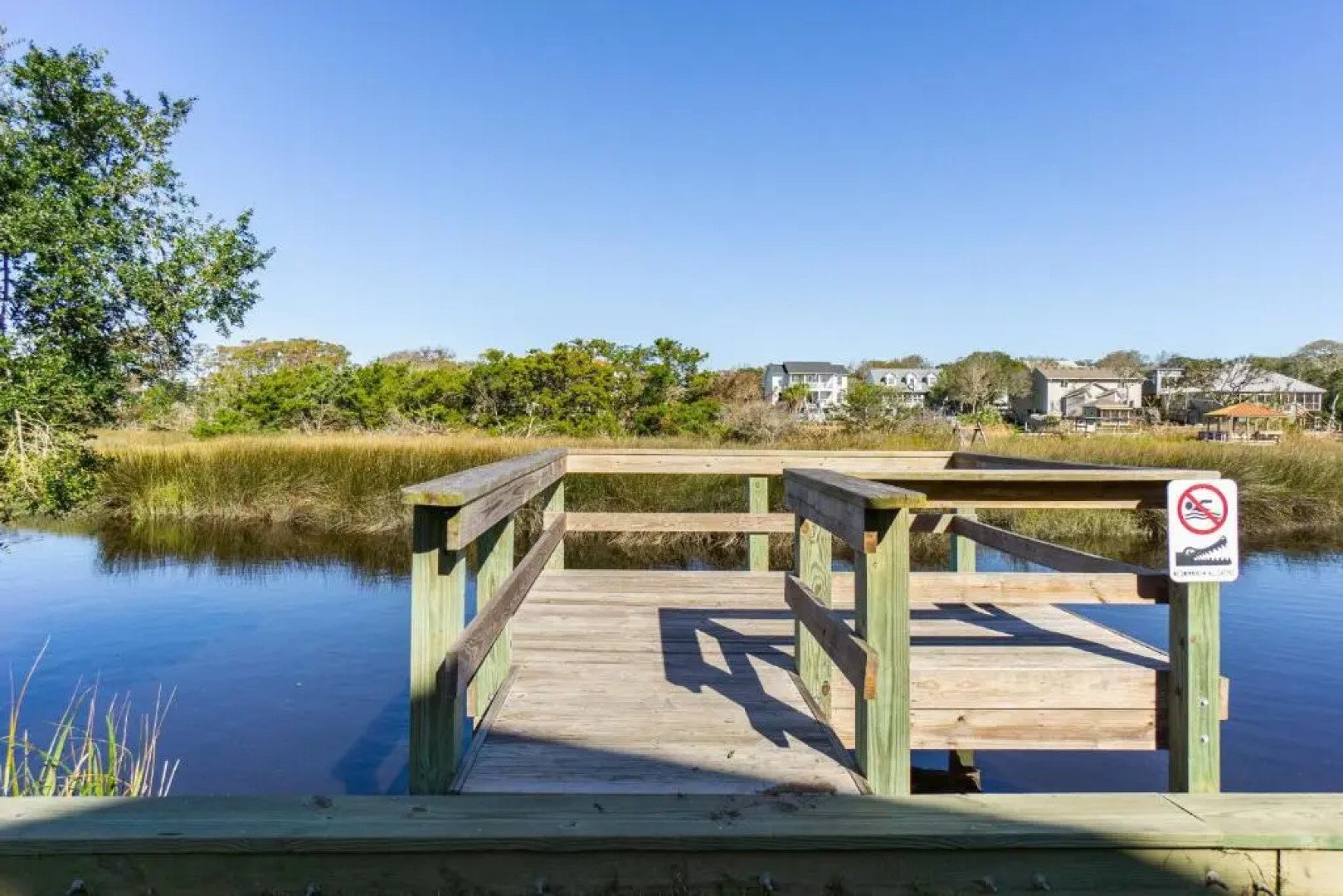See Otter by Oak Island Accommodations
