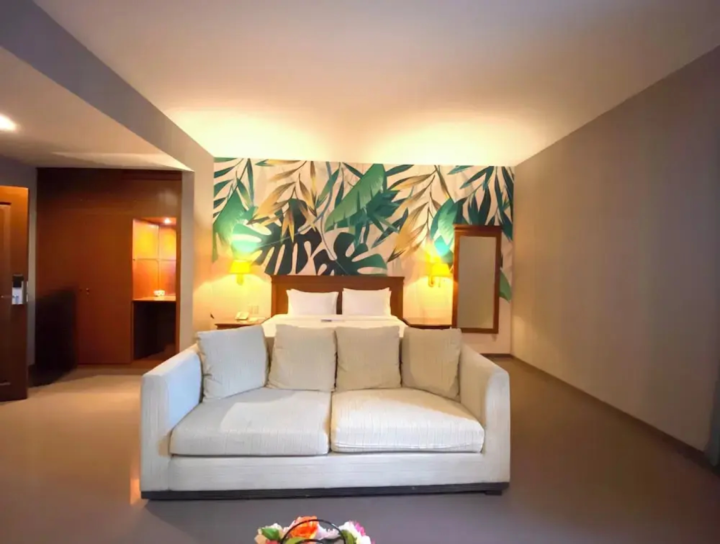 Hotel Golden Season