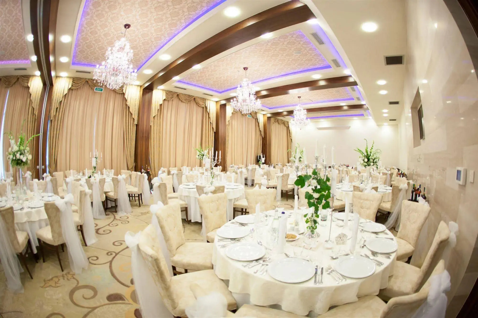 Metropolis Hotel