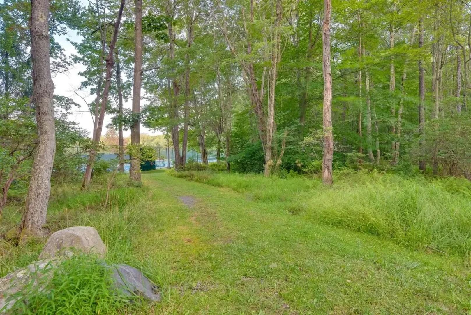 Peaceful Pocono Lake Cabin: Walk to Pine Lake!