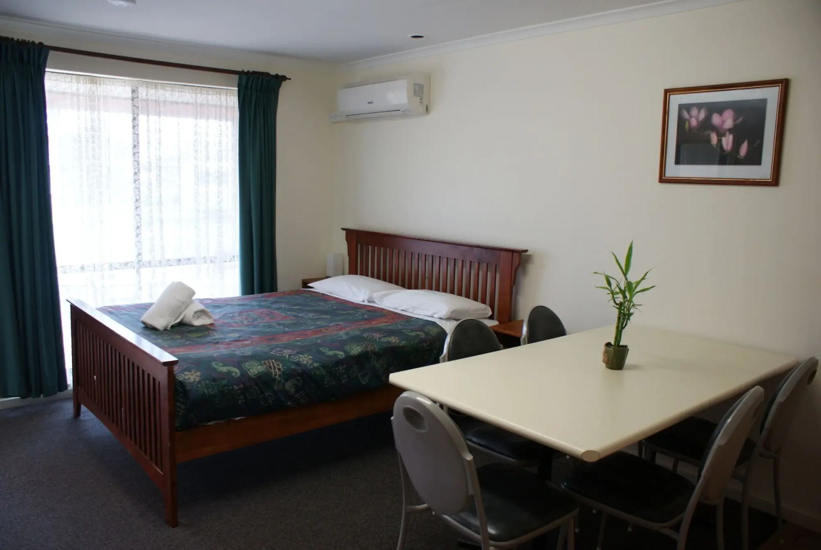 Warrnambool Motel and Holiday Park