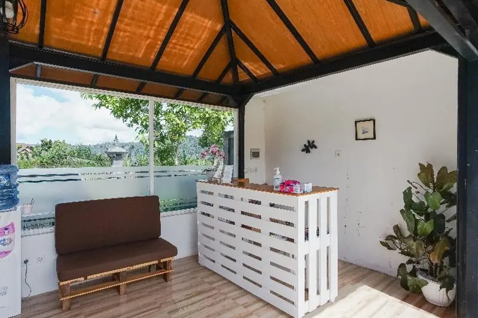 Container Smart Stay (CSS)