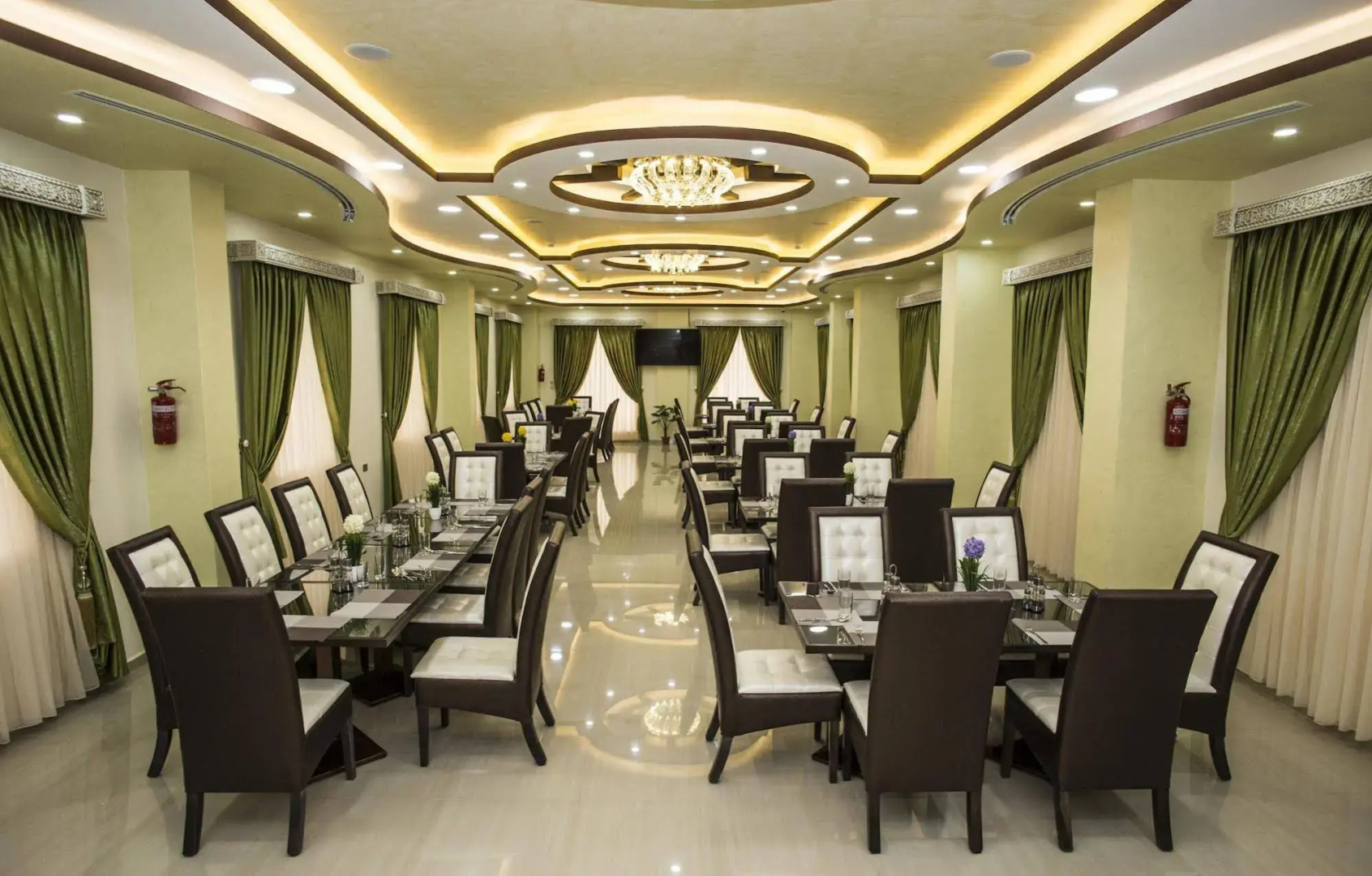 Queen Plaza Hotel