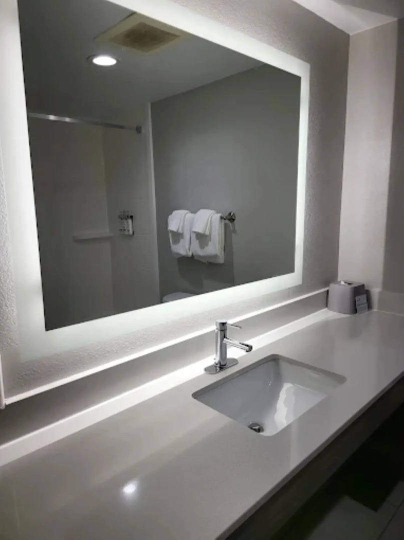 Holiday Inn Express & Suites Hope Mills-Fayetteville Arpt by IHG