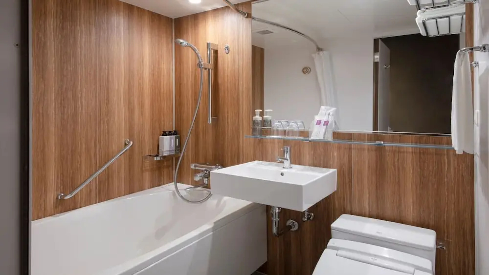 Отель Keihan Tenmabashi Ekimae