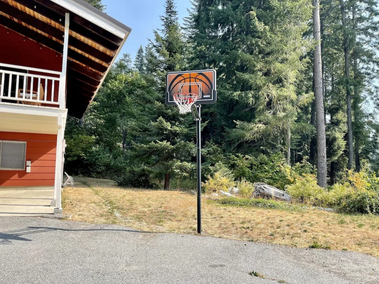 Maple Leaf Lodge 3 Bedroom Home by NW Comfy Cabins by RedAwning