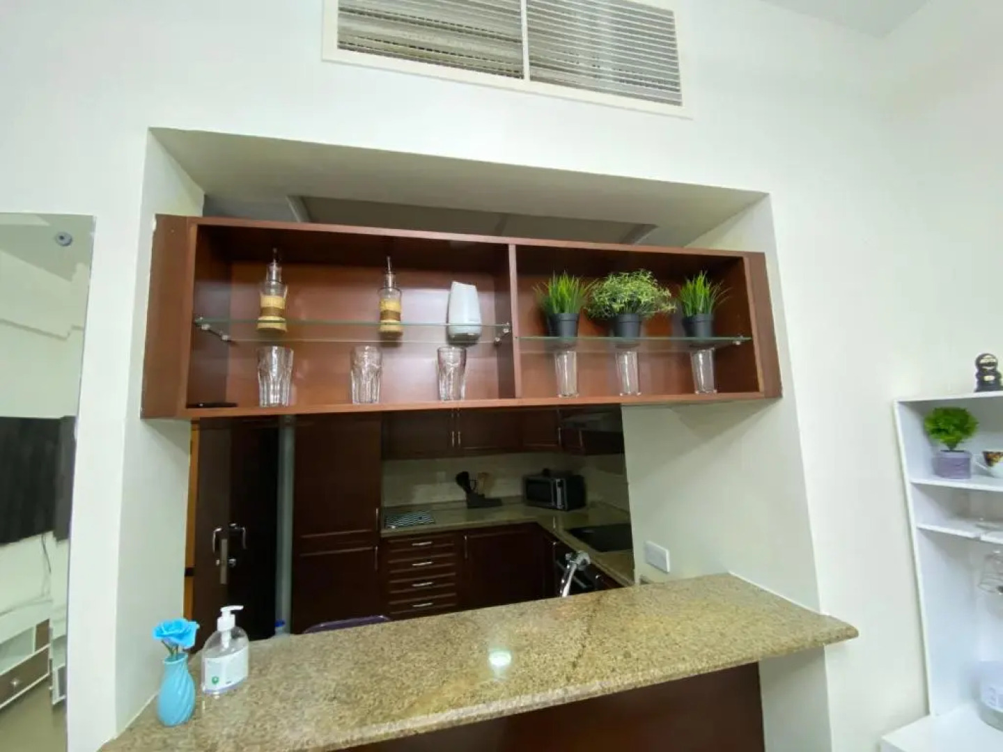 2 bedrooms apartment in Marina 1 towers king Abdullah economy city شقه غرفتين في المارينا ١