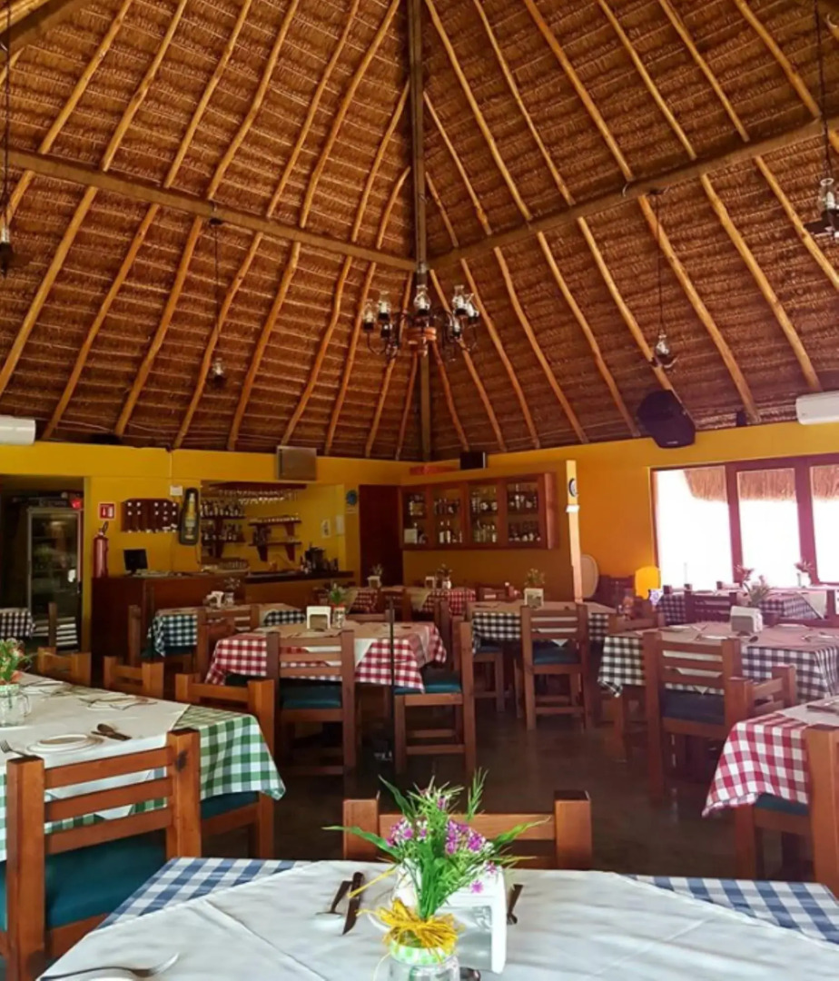 HI Huasteca Inn Hotel