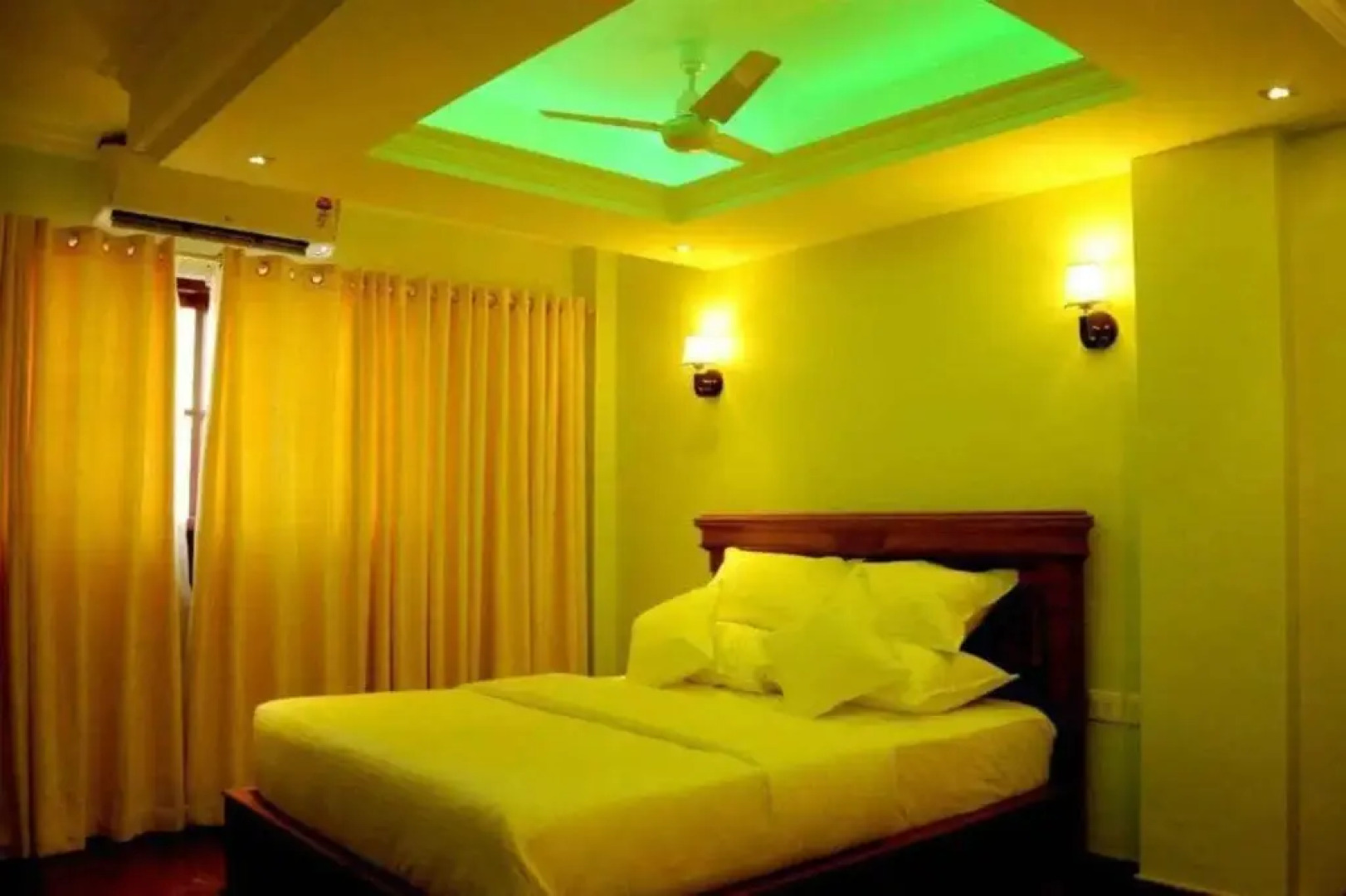 Sea breeze Beach Inn