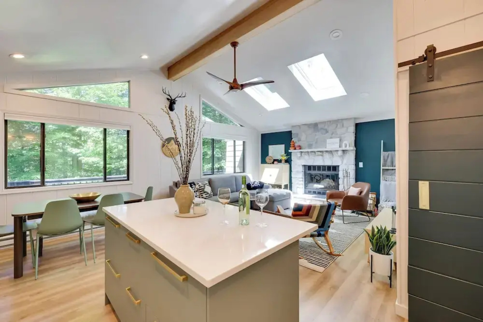 'sweetfern' Gouldsboro Cabin: Deck + Lake Access