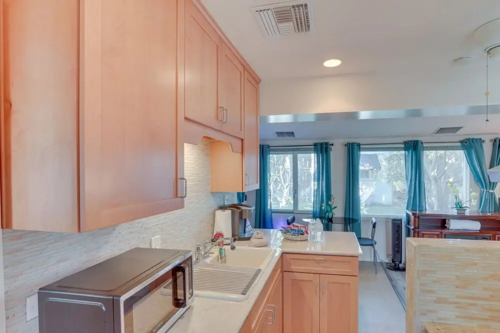 Colton Studio w/ Fire Pit, 4 Mi to San Bernardino!