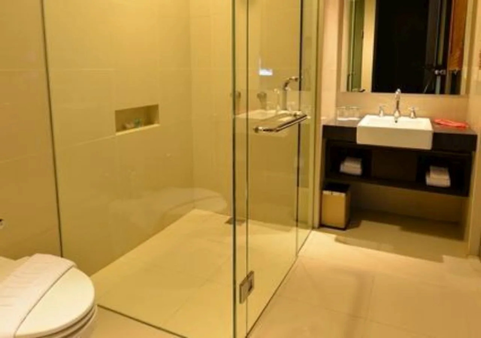 Emilia Hotel by Amazing