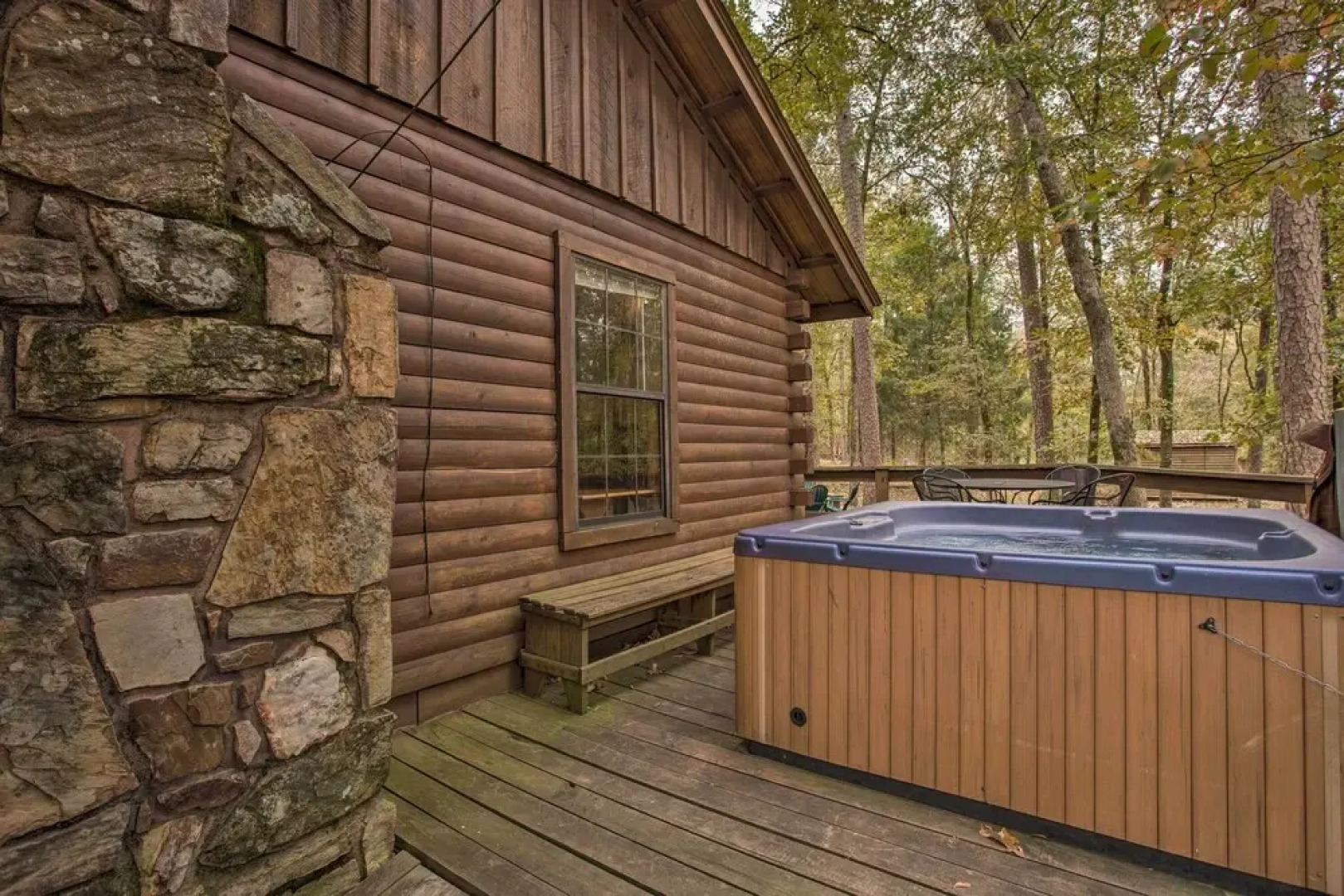 Timber Brooke Cabin: Hot Tub & Central Location!