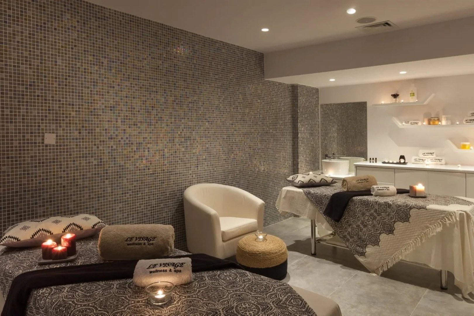 The Blue Ivy Hotel and Suites