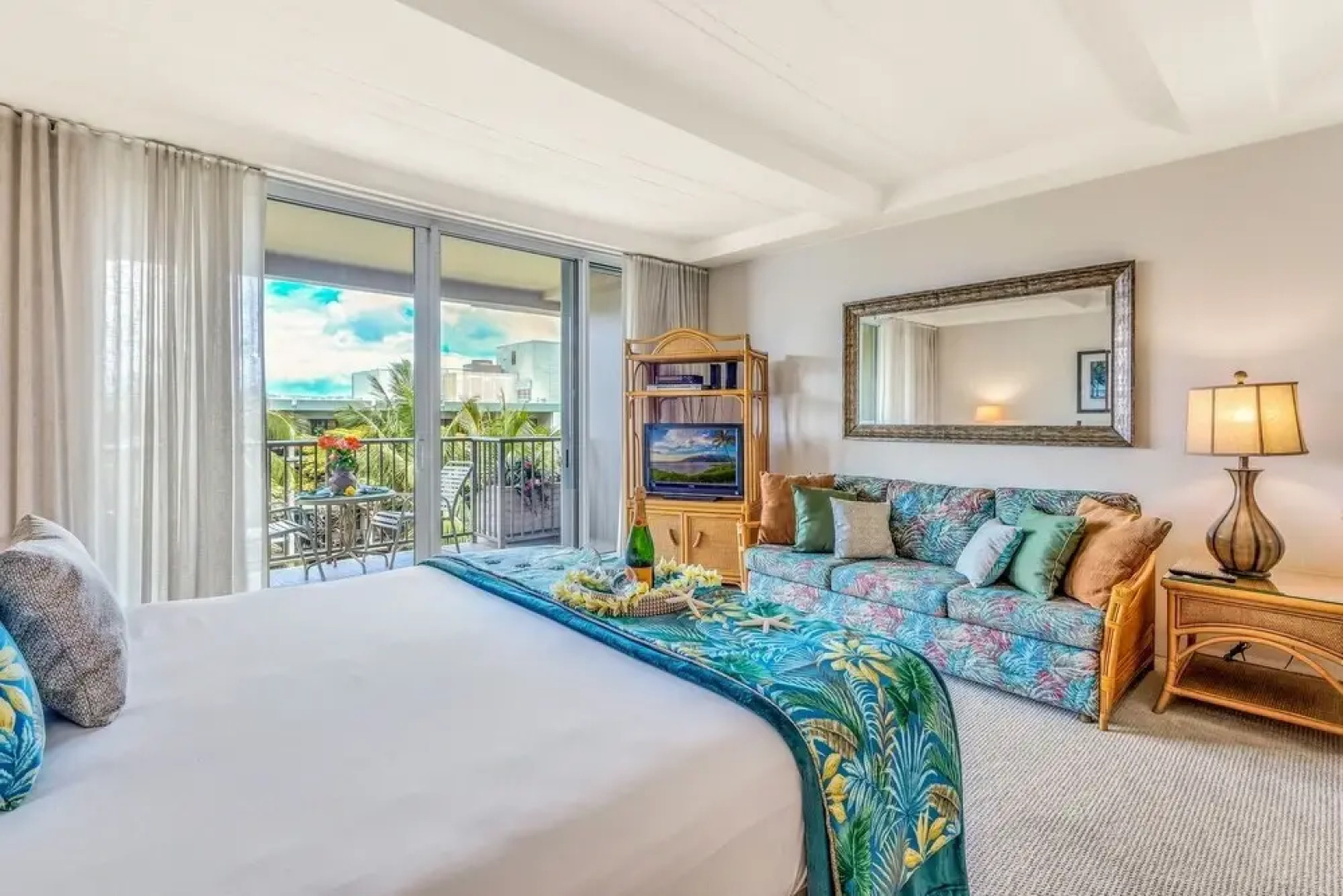 Whaler 6th Floor Oceanview Studio 0 Bedroom Condo by Redawning