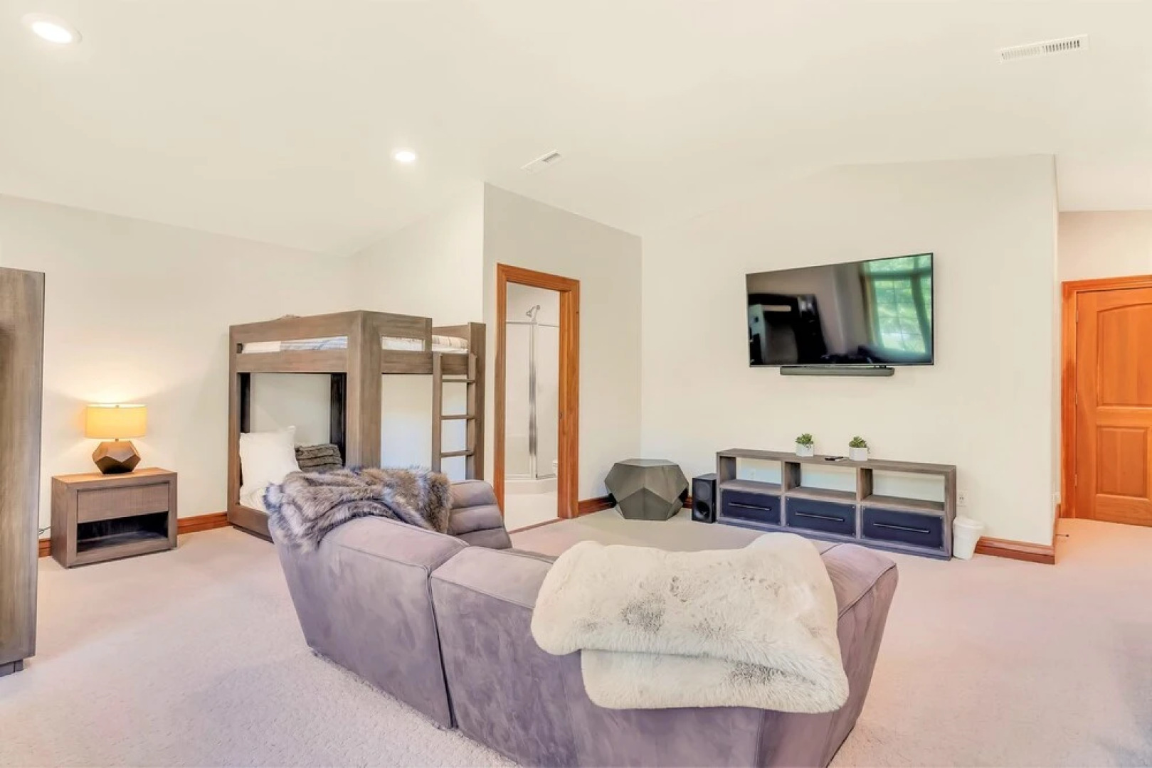 Tuckers Cove 7 Bedroom Home by RedAwning