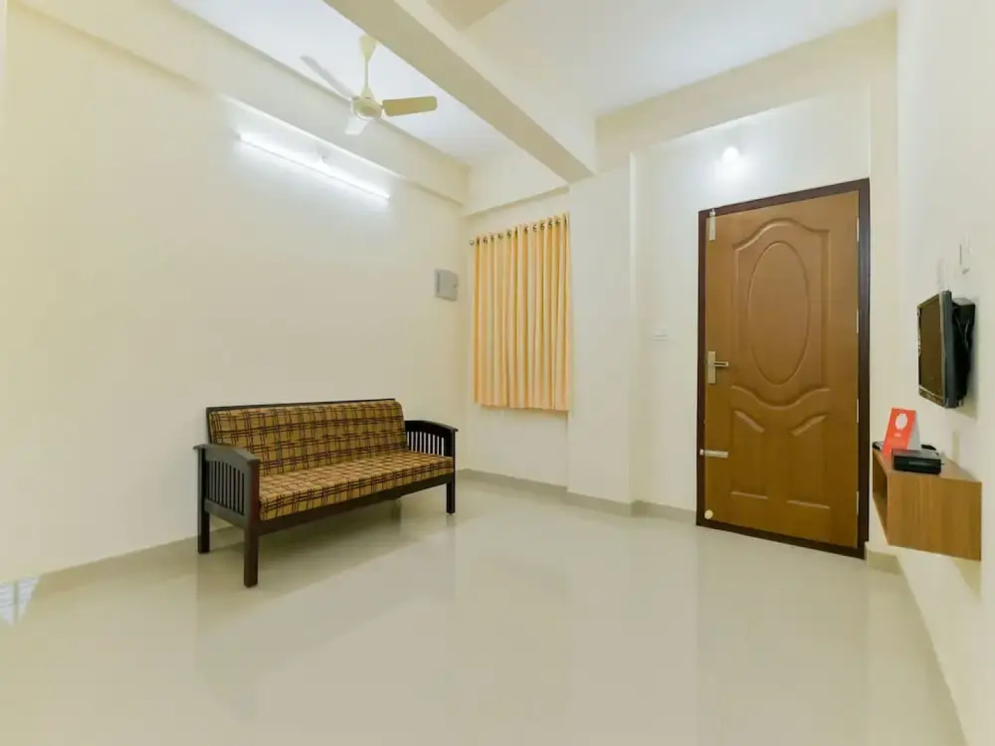 OYO 14879 Home Elegant 1BHK Kochi Airport