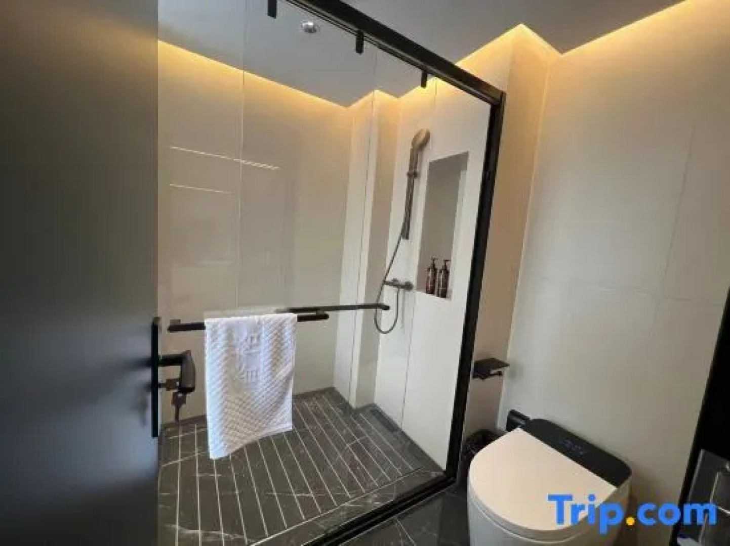 Shangri Boutique Hotel