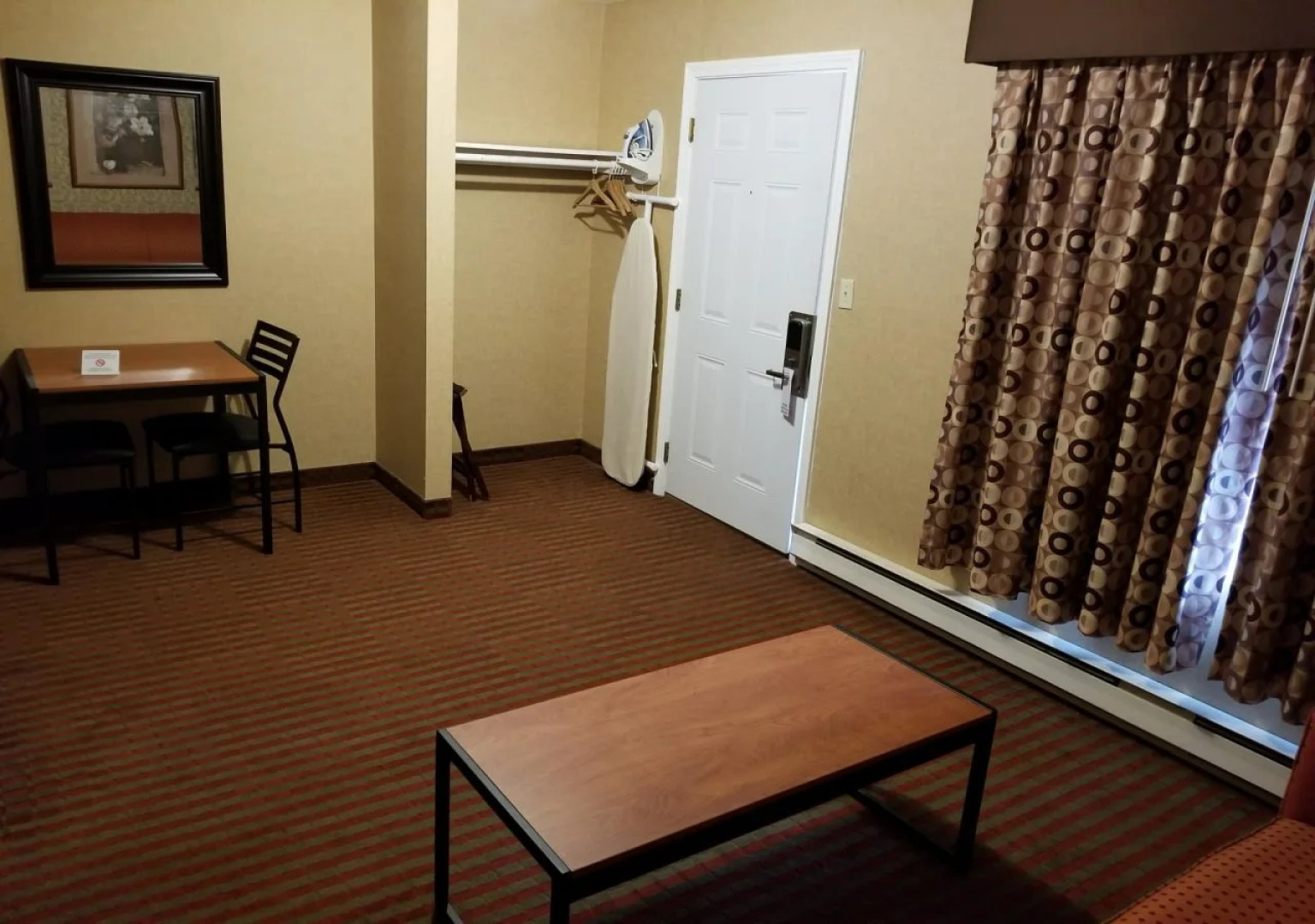 All Seasons Inn and Suites