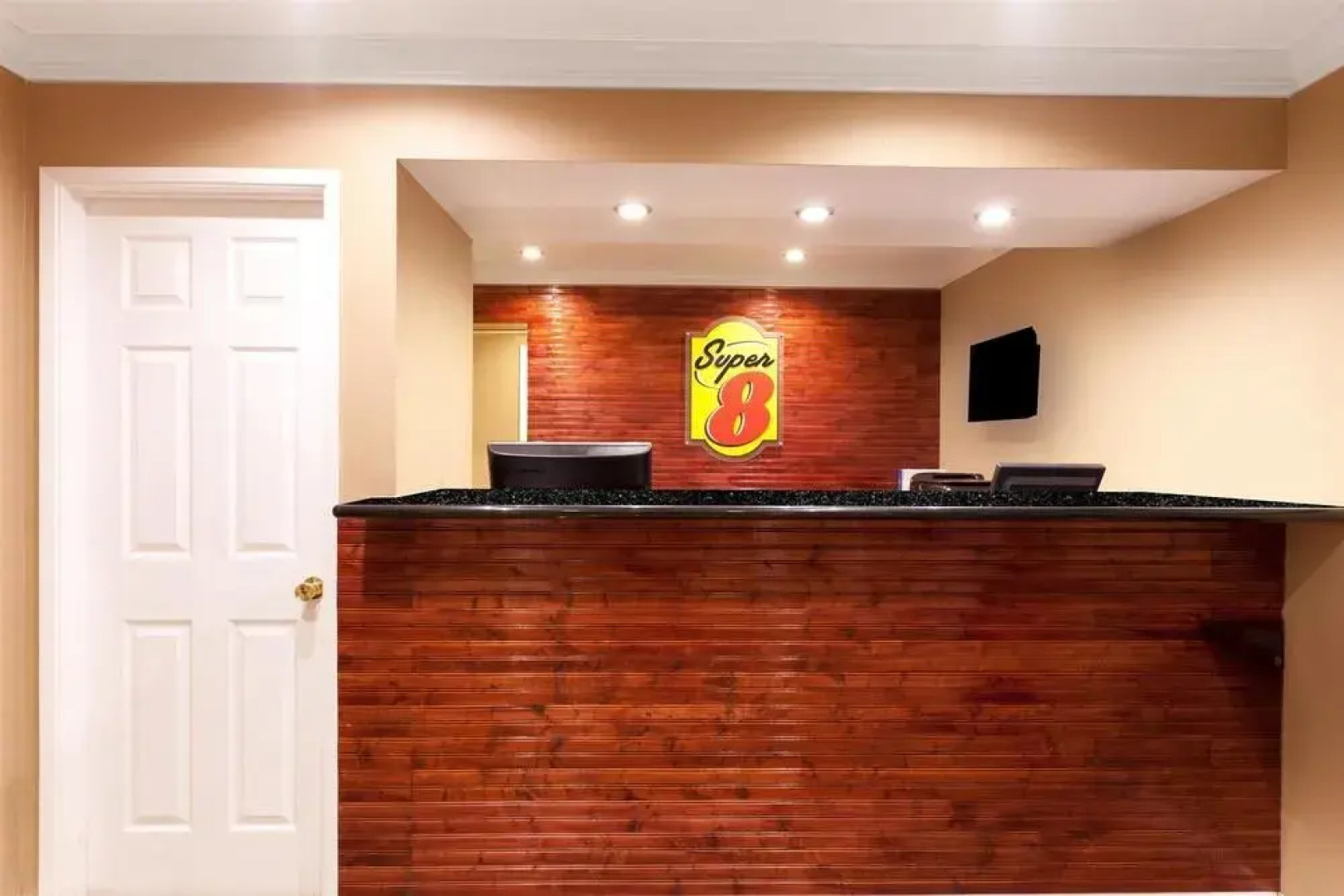 Super 8 Buttonwillow