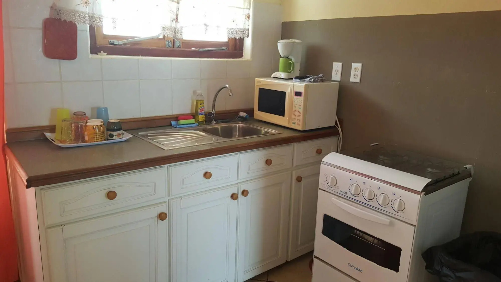 Sea Horizon Apartments (across from Mambo Beach)