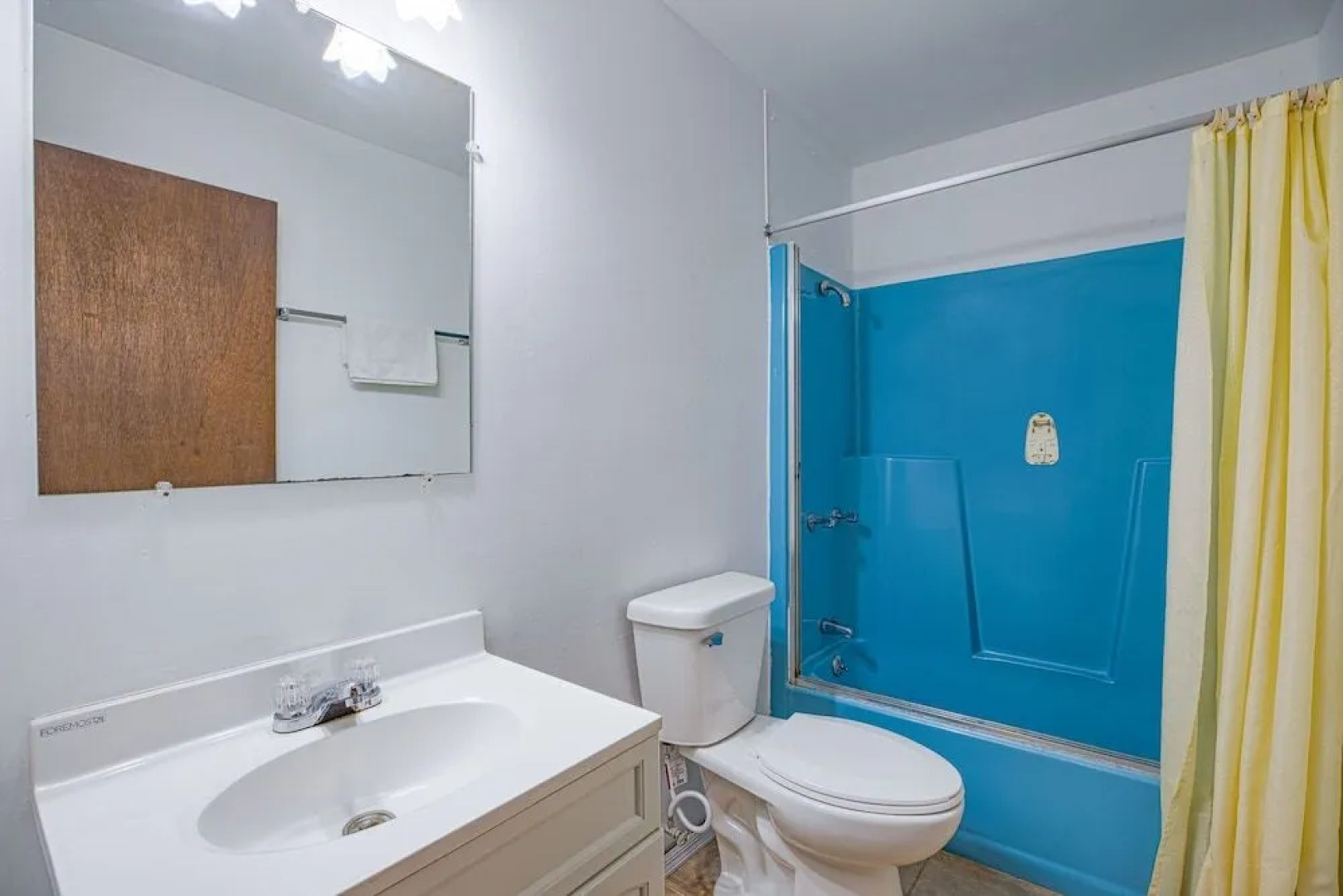 Love Hotels Tomahawk by OYO at Lake Mohawksin WI