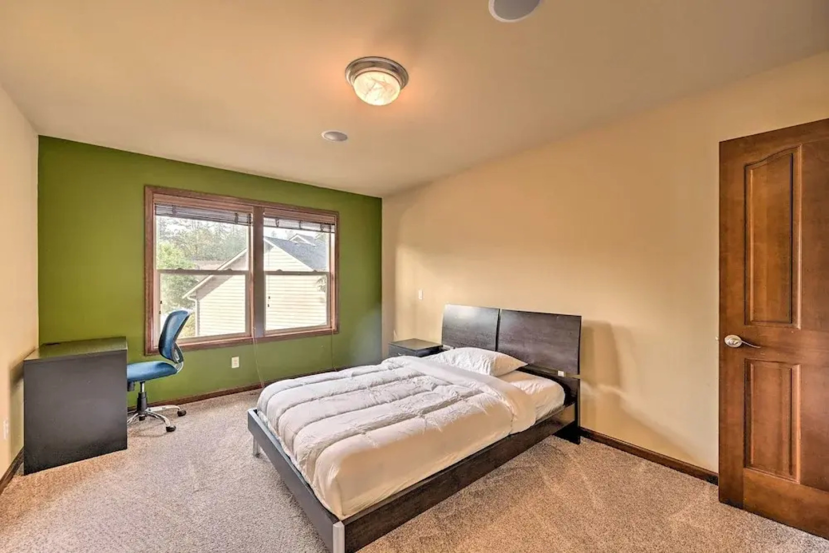 Spacious Kirkland Home 15 Mi to Dtwn Seattle!