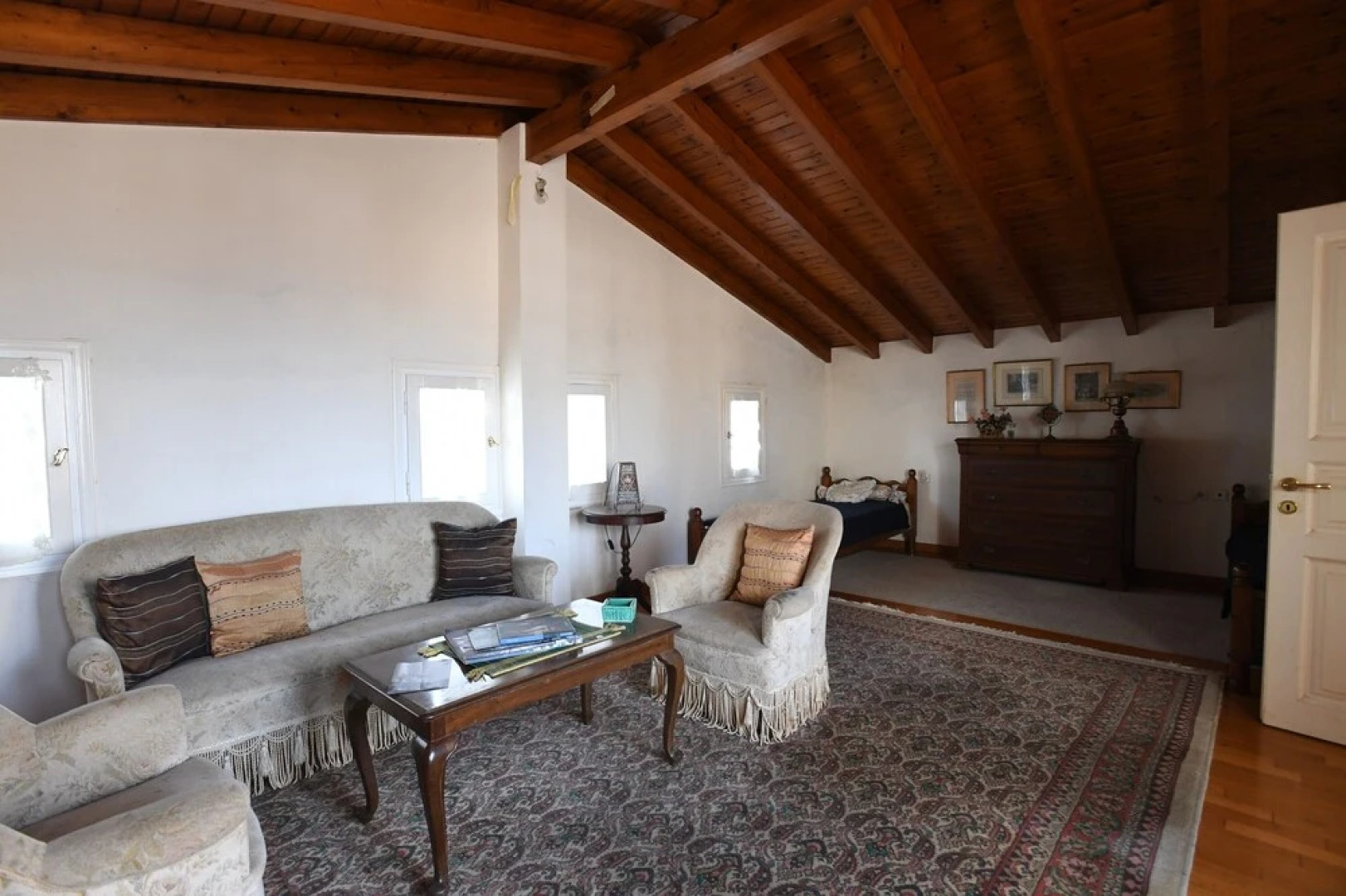 Sophisticated Central House In Tinos